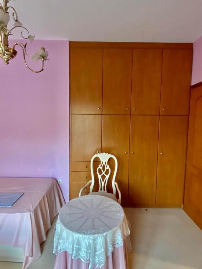 Dora's Nest 5' Min From The Airport. Apartment Spáta